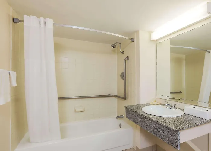Baymont By Wyndham Hotel 2*