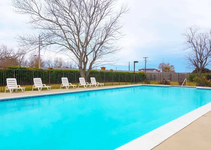 Baymont By Wyndham Lafayette