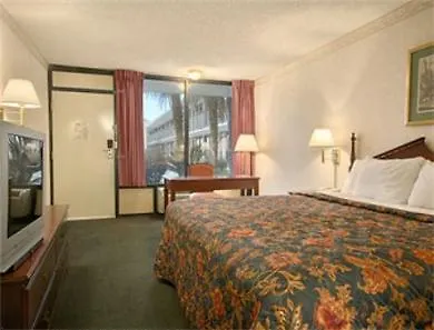 Hotel Baymont By Wyndham Lafayette